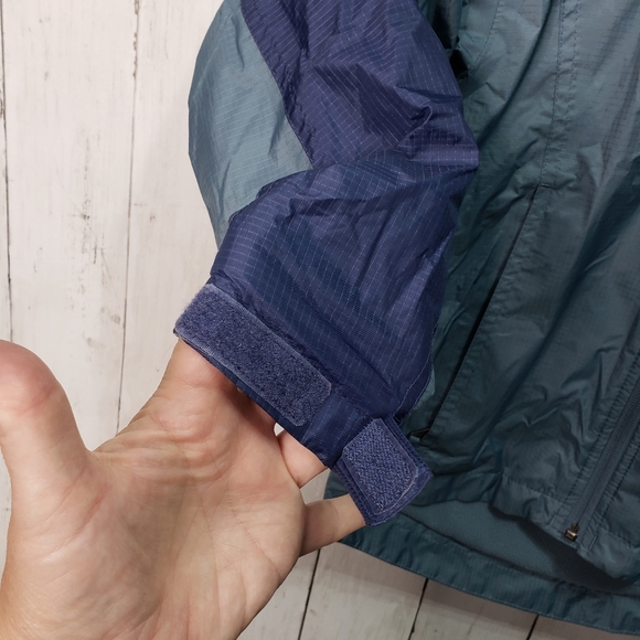 L.L. Bean Kids Blue Fleece Lined Tek Rain Jacket - Picture 3 of 10